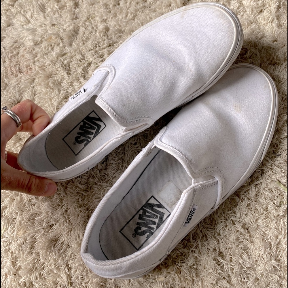 WHITE VANS